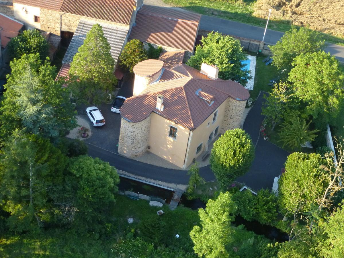 Chateau Des Aiguilles Saint-Rémy-de-Chargnat Exterior foto